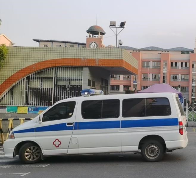 盘山救护车出租护送骨折病人一公里多少钱